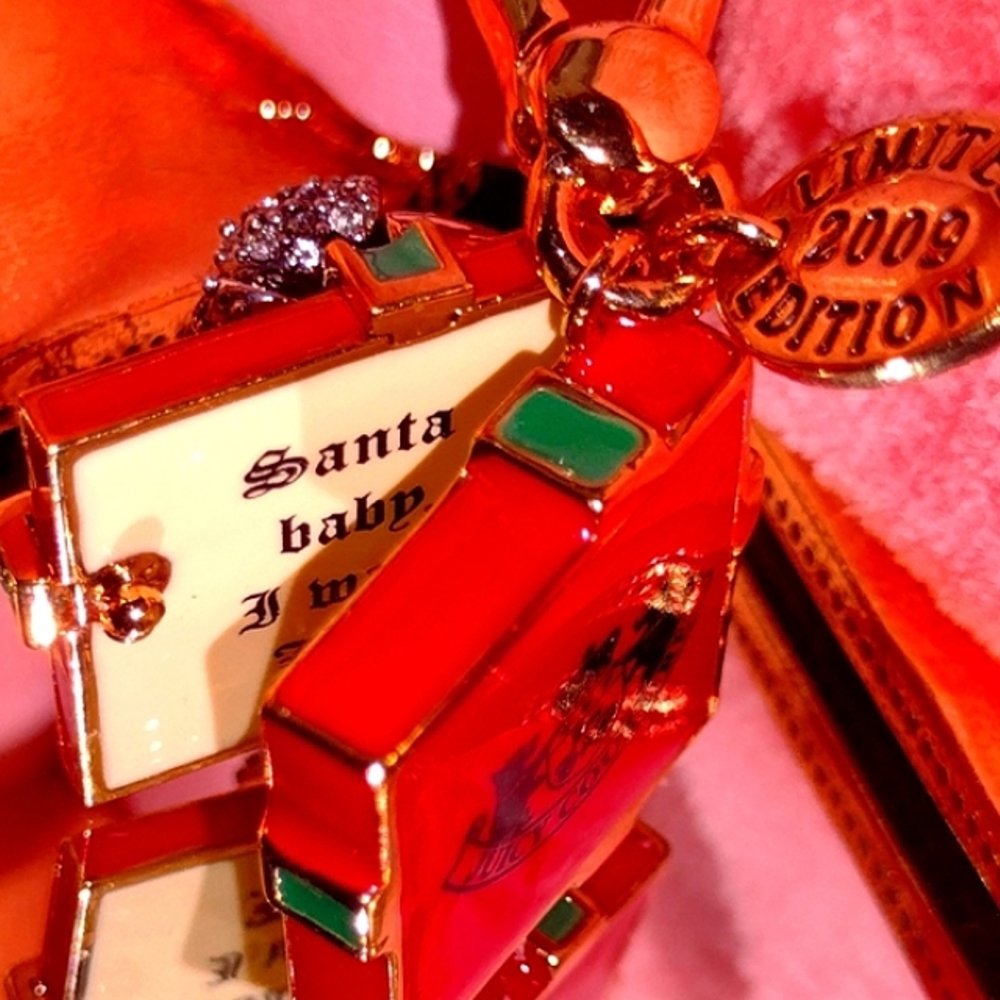 Santa Baby I Want Juicy Never Removed From Original 🎁 NWT - Picture 2 of 12